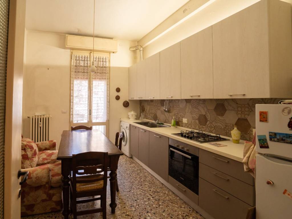Appartamento a Mantova in Via Fratelli Bronzetti - Foto 2