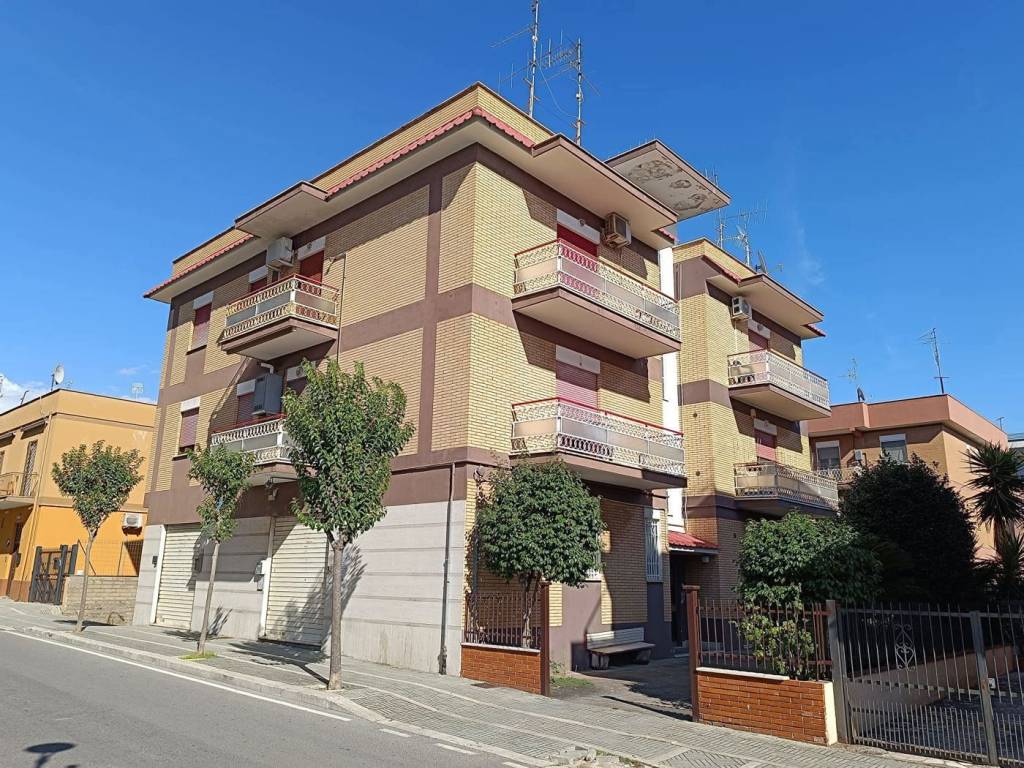 Appartamento a Aprilia in VIA COSTANTINO, 61 - Foto 2
