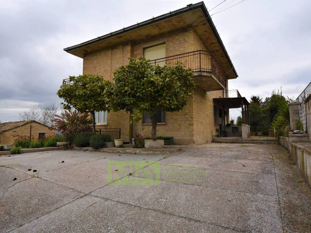 Casa indipendente a Ponzano di fermo in via Bora, 24 - Foto 2