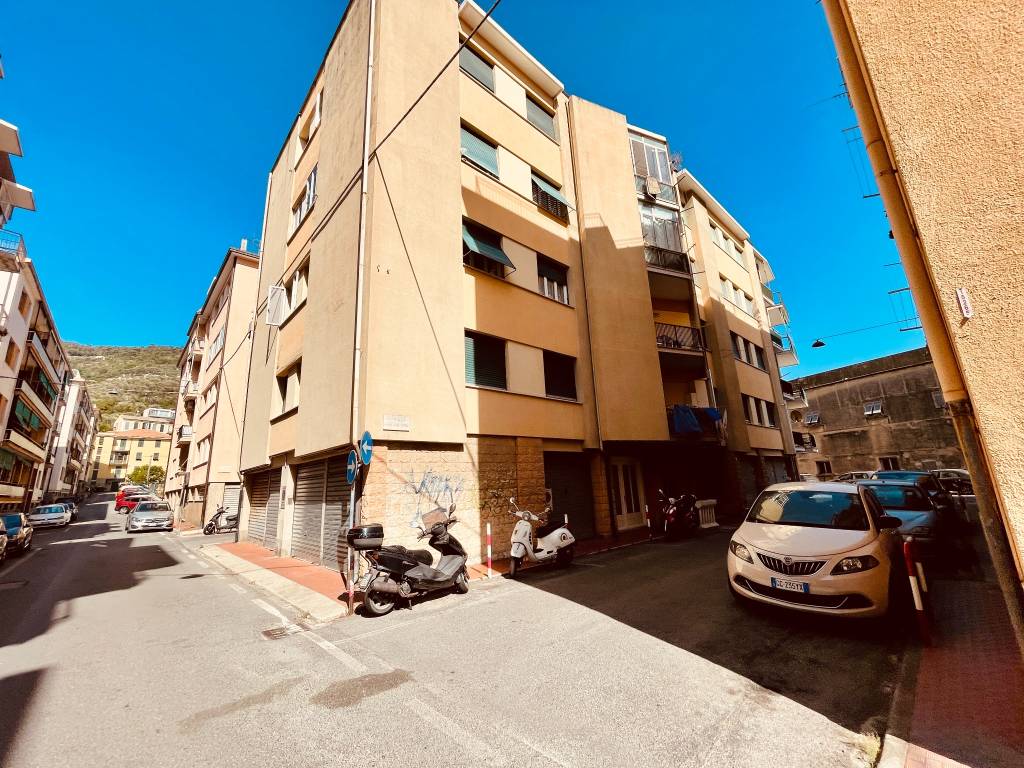 Appartamento a Finale ligure in Via delle Orchidee, 4 - Foto 2