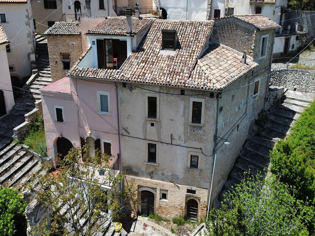Casa indipendente a Caporciano in Via del Carmine - Foto 2
