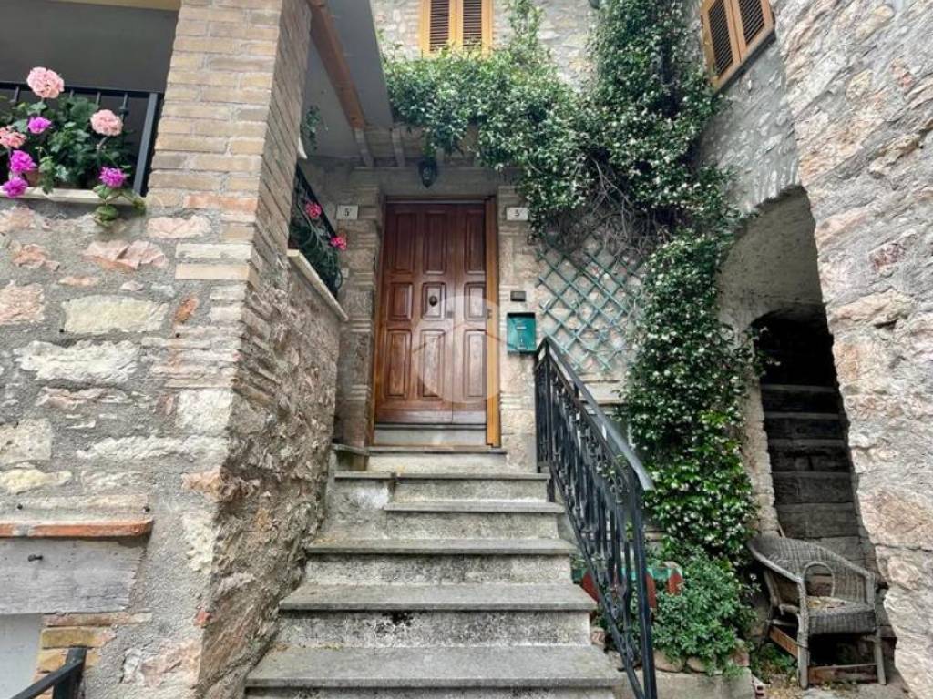 Casa indipendente a Terni in Strada di Poggio Lavarino, 5 - Foto 3