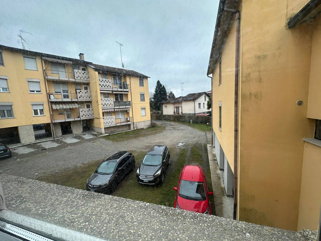 Appartamento a Vergiate in Via Monte Rosa, 19 - Foto 2