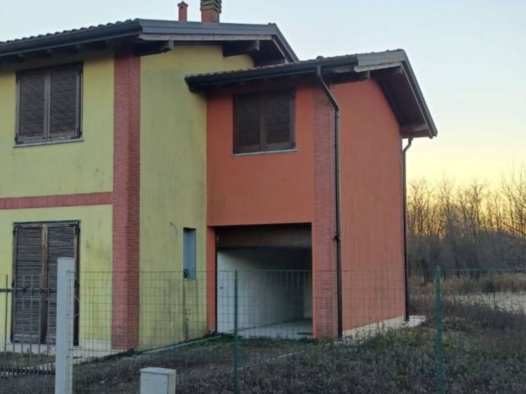 Villetta a schiera a Cadrezzate con osmate in Via Don Guanella - Foto 3