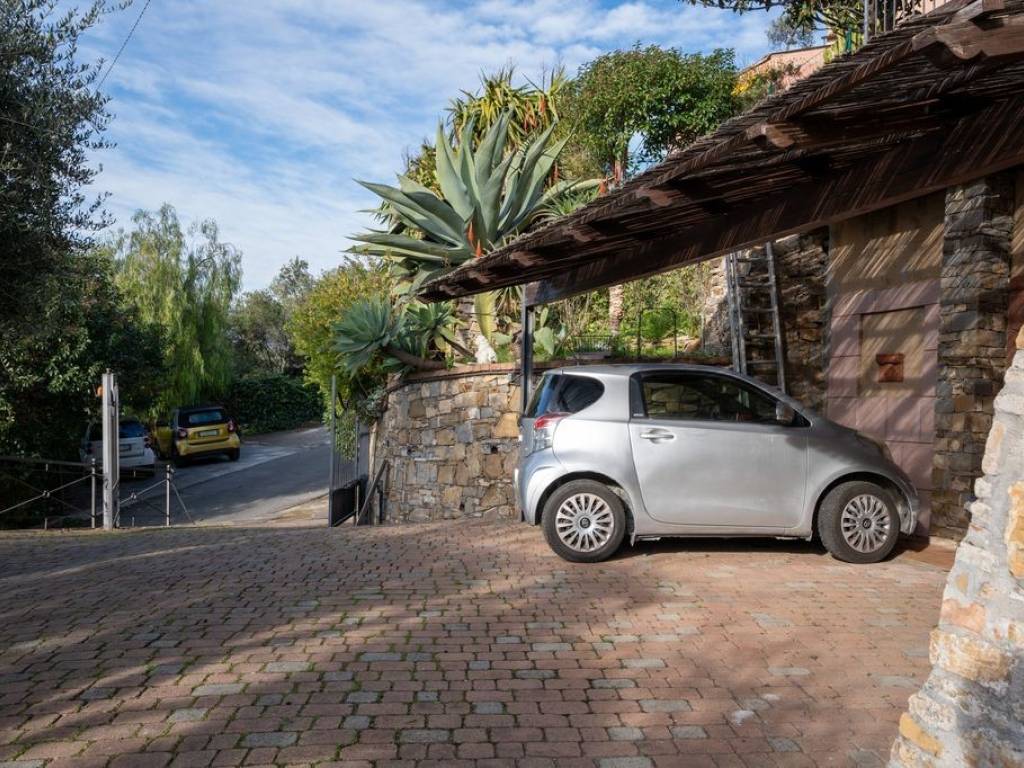 Villa a Imperia in Strada Massabovi - Foto 4