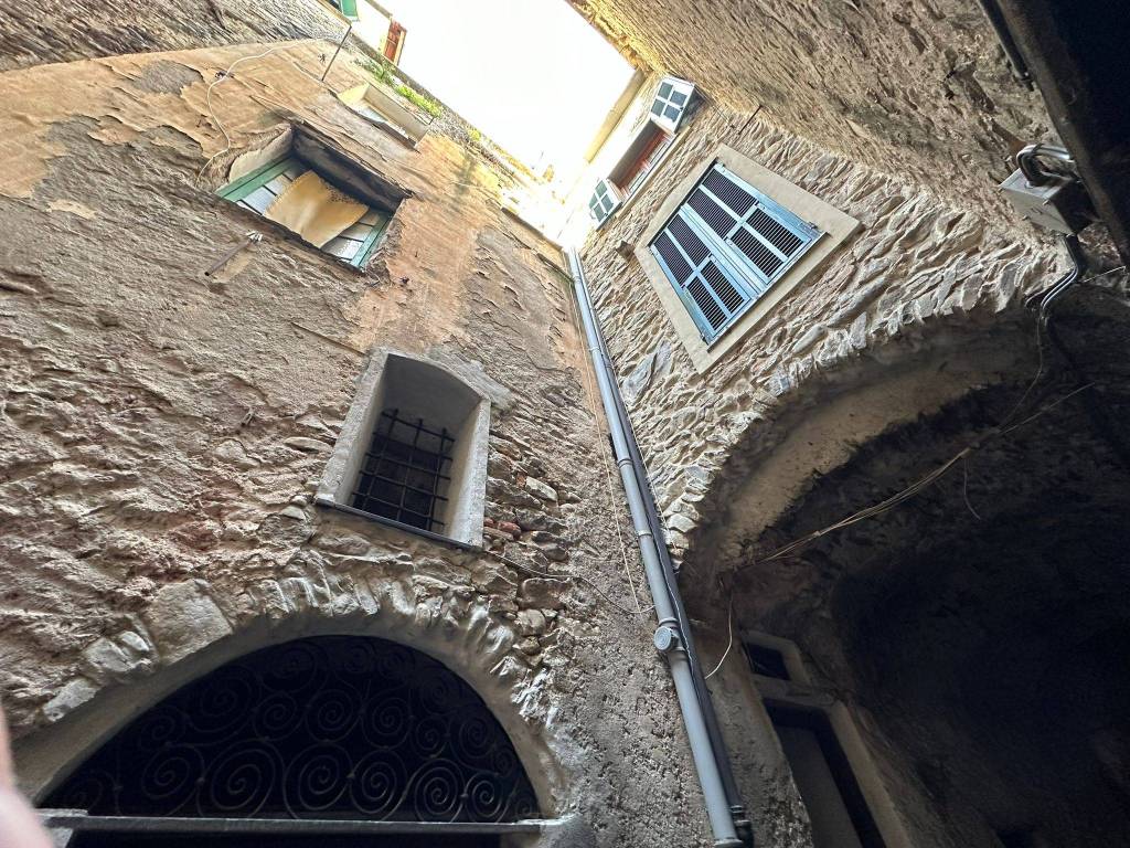 Casa indipendente a Taggia in Via Littardi - Foto 2