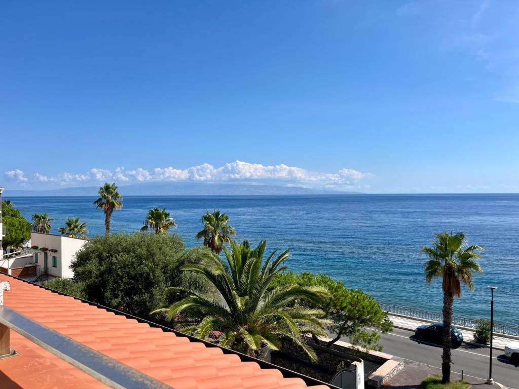 Attico / mansarda a Sant'alessio siculo - Foto 1
