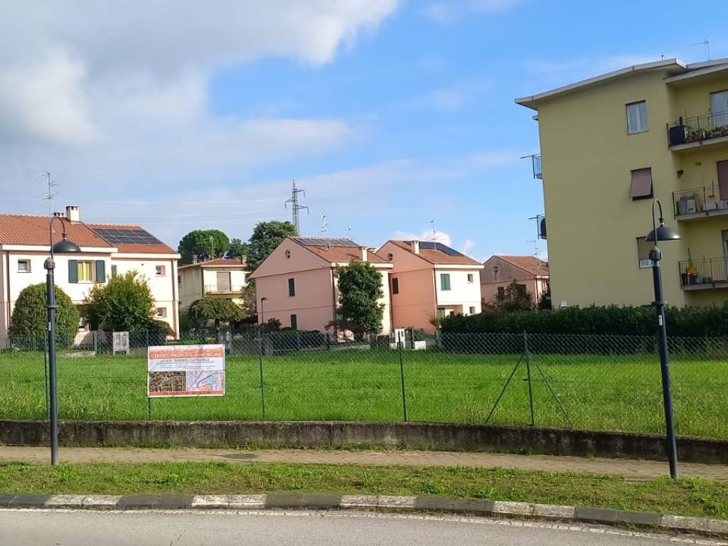 Terreno a Barzanò in Via Paladini - Foto 3
