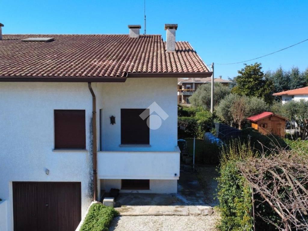 Villa a Bassano del grappa in Via Gaidon, 154 - Foto 3