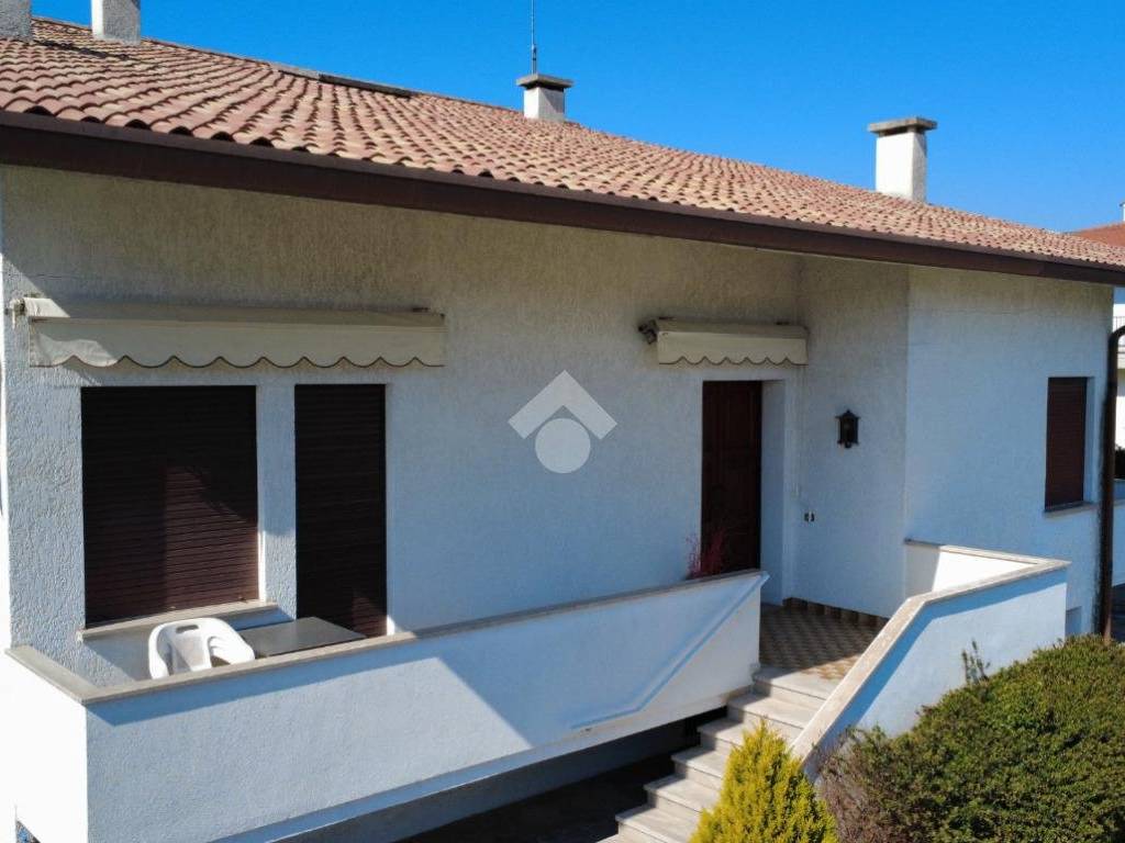 Villa a Bassano del grappa in Via Gaidon, 154 - Foto 5