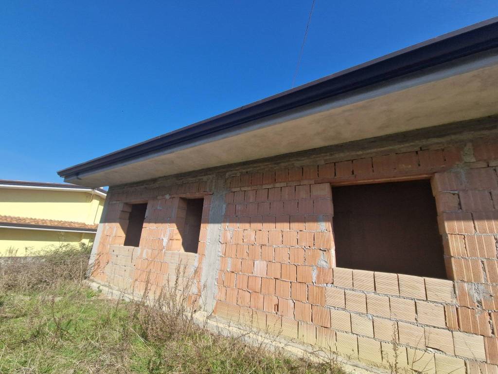 Villa a Ceccano in Via Fontana del Gatto - Foto 2