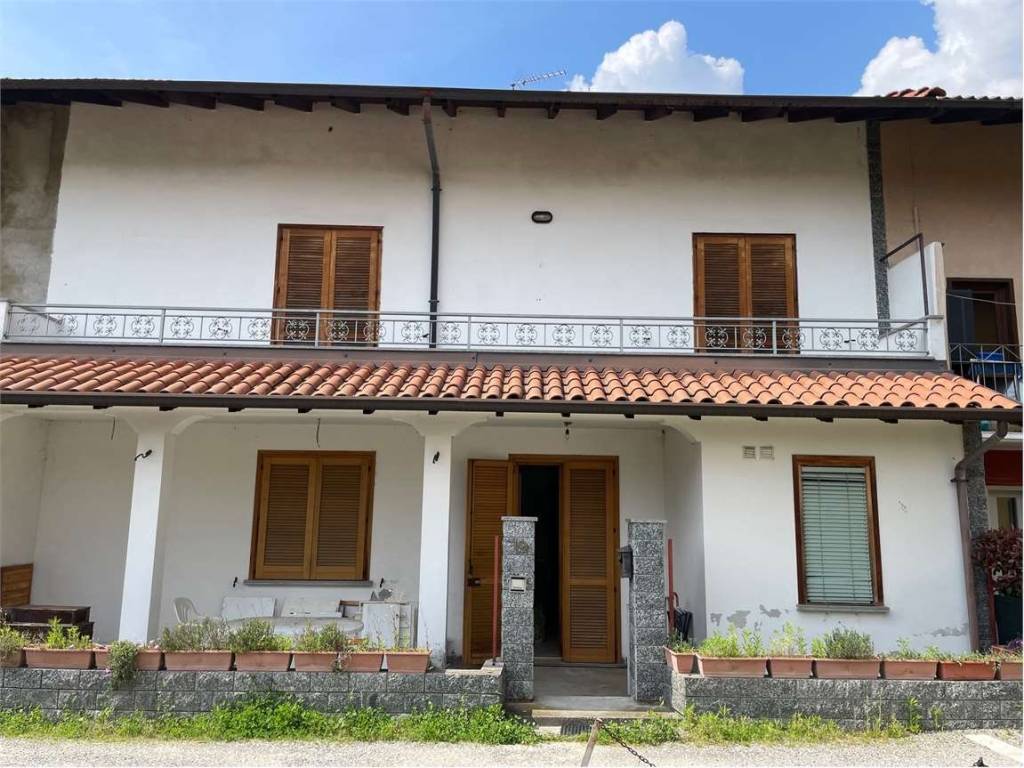 Casa indipendente a Castelletto sopra ticino in Via Aronco - Foto 2