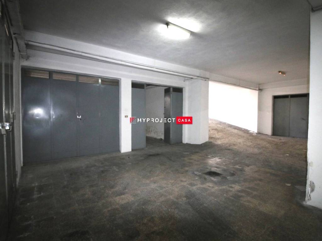 Box / garage a Martina franca in Via Antonio Micoli, 9 - Foto 3