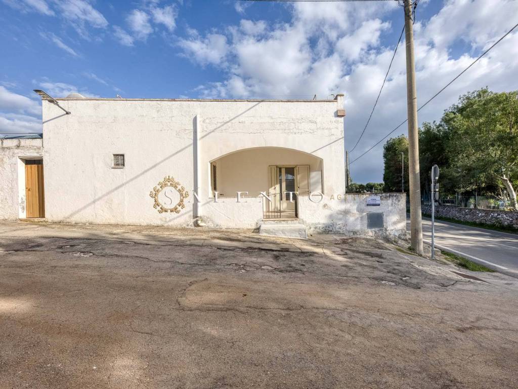 Appartamento a Castrignano del capo in Strada Provinciale Gallipoli Leuca, 27 - Foto 2