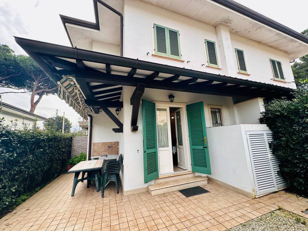 Villa a Forte dei marmi in Via Alessandro Volta - Foto 2