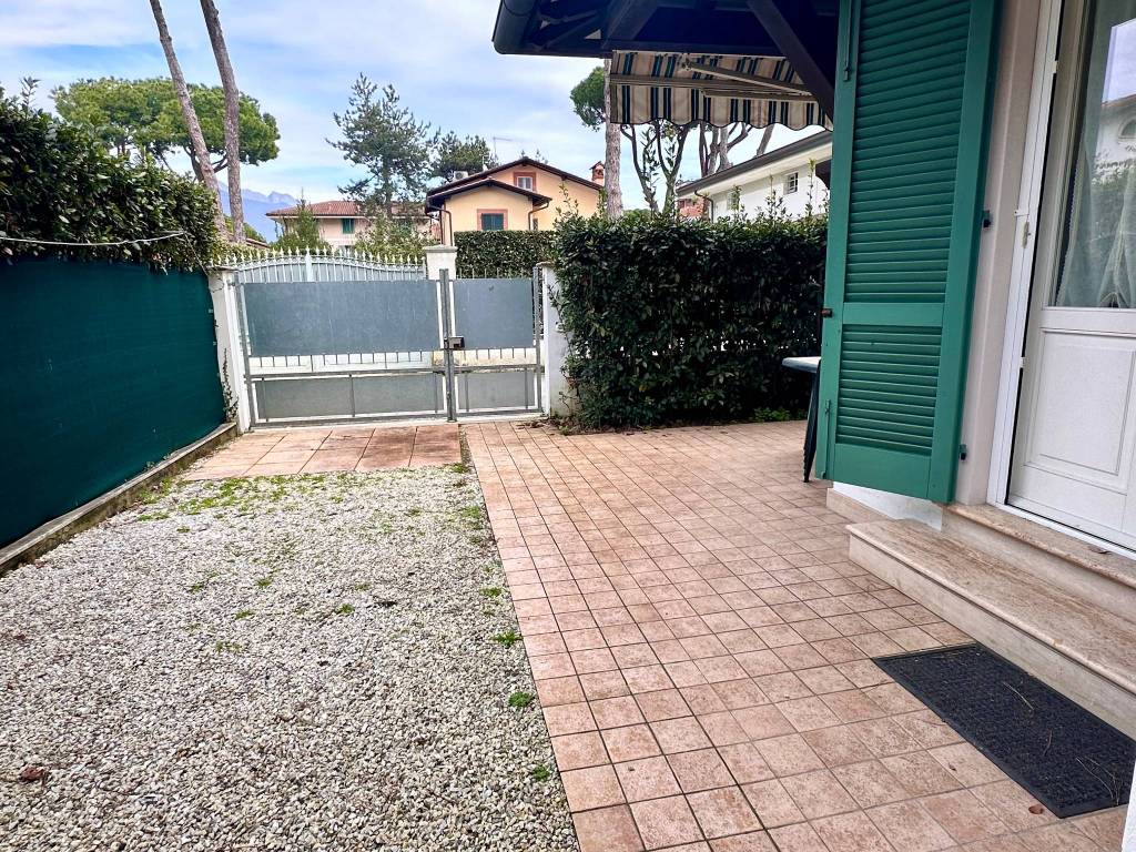 Villa a Forte dei marmi in Via Alessandro Volta - Foto 3