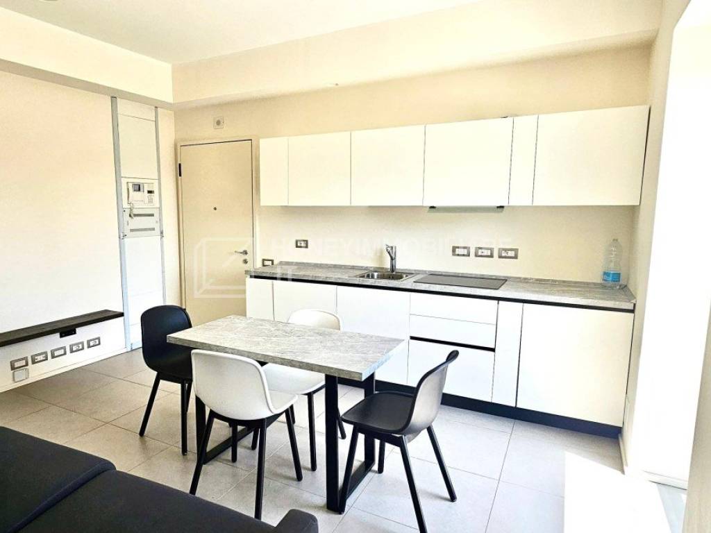 Appartamento a Parma in Piazza Mario Monguidi, 21 - Foto 2