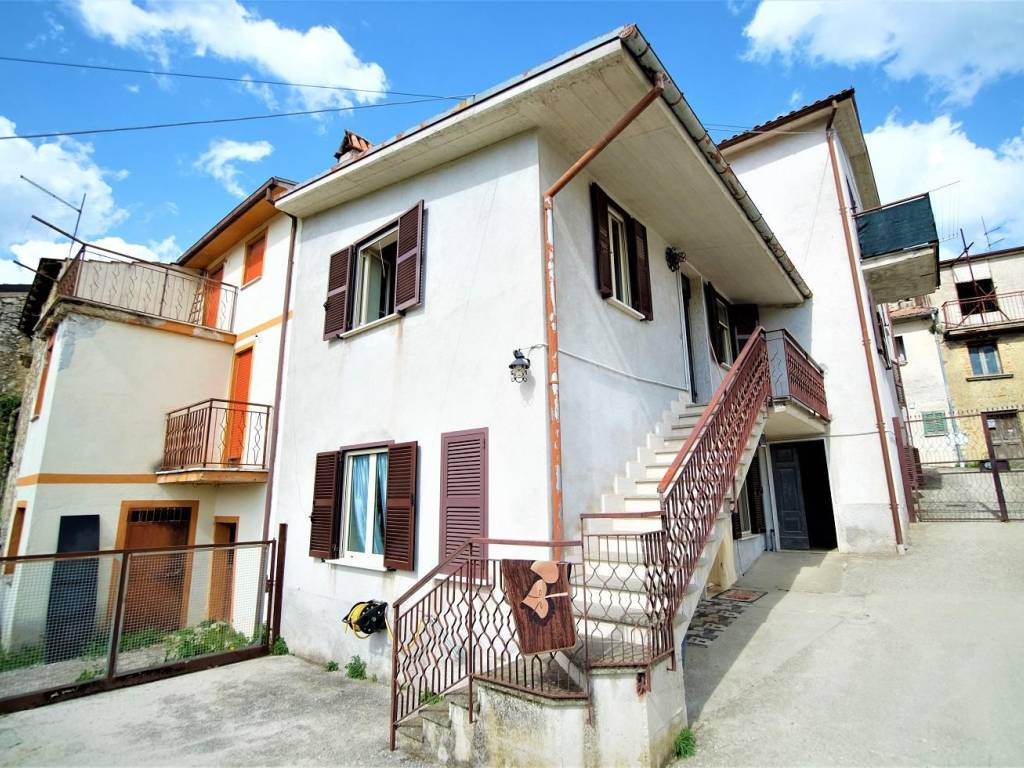 Appartamento a Fiamignano in Via Arapetrianni - Foto 2