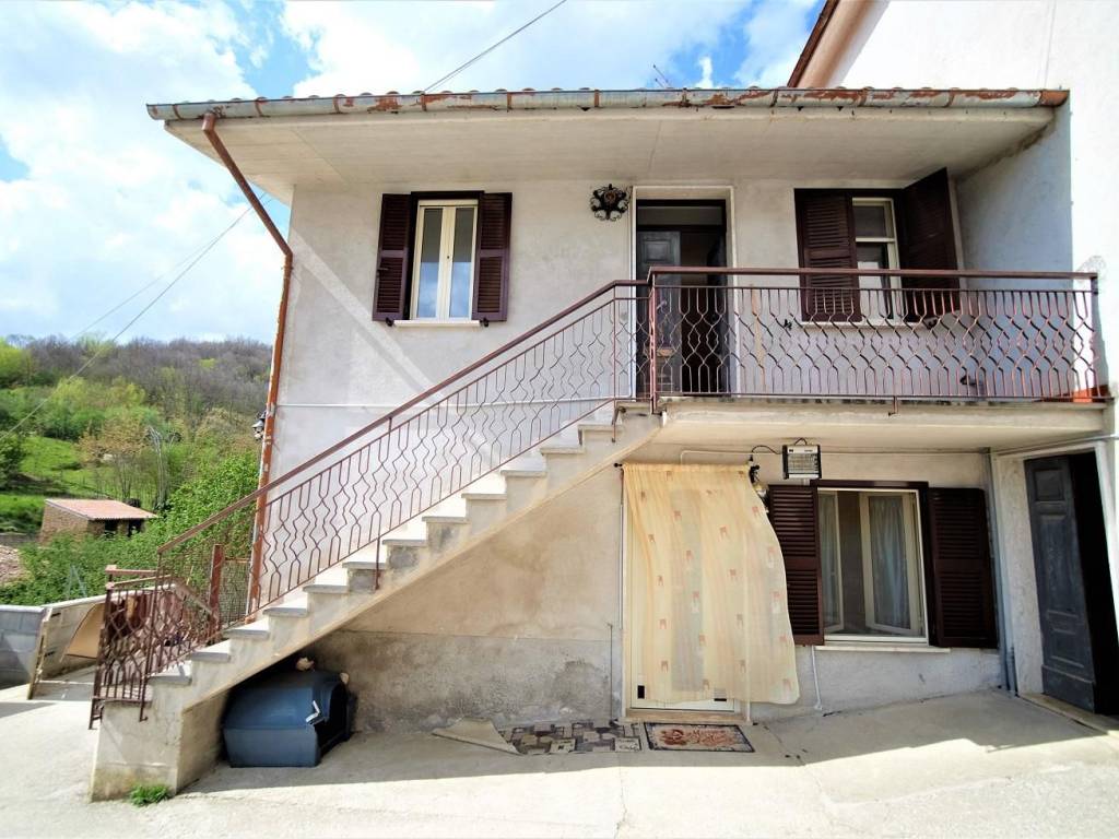 Appartamento a Fiamignano in Via Arapetrianni - Foto 3