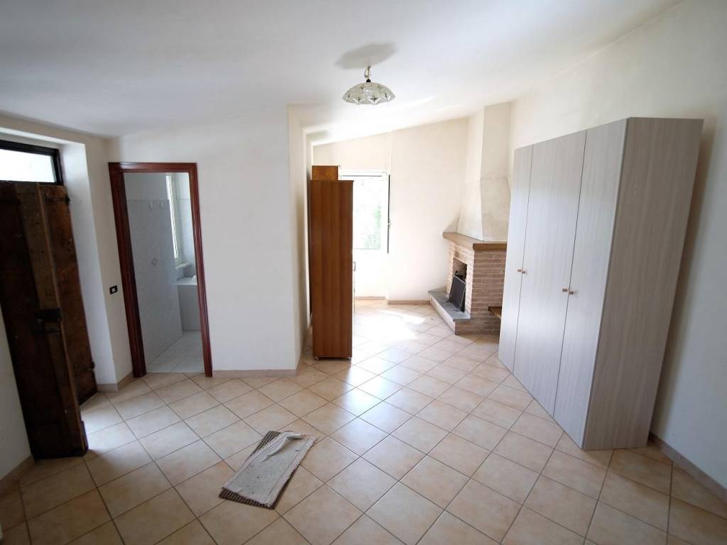 Appartamento a Fiamignano in Via Arapetrianni - Foto 5