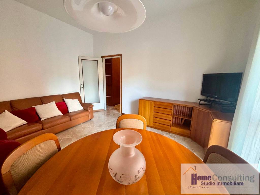 Appartamento a Como in Via Magenta, 8 - Foto 2
