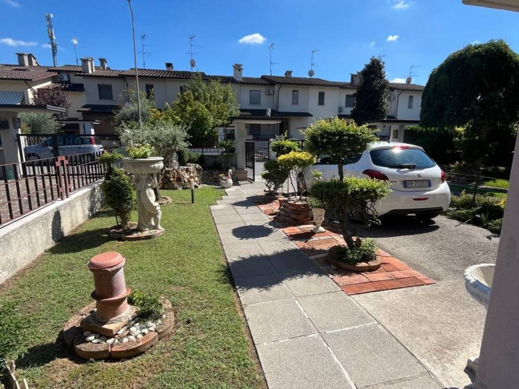 Villetta a schiera a Leno in Via Eugenio Montale - Foto 5