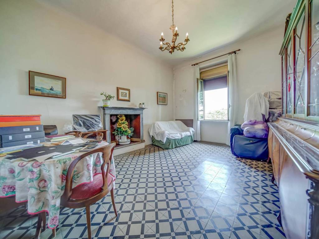 Villa a Cardano al campo in Via Filippo Porraneo, 20 - Foto 2
