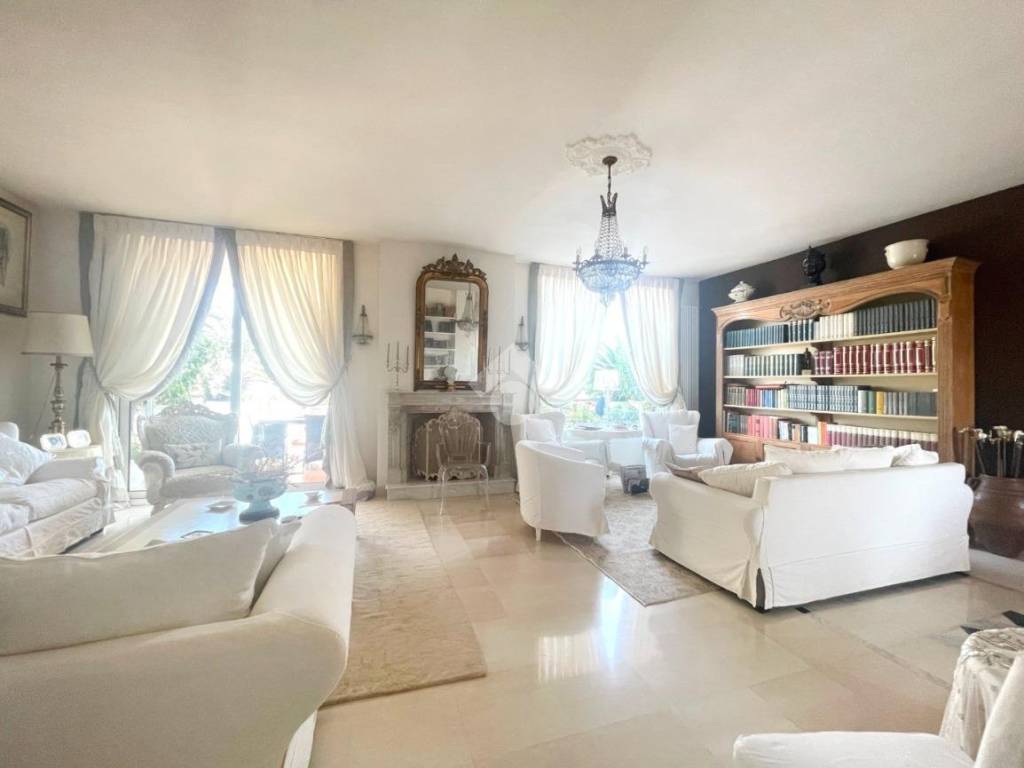 Attico / mansarda a Trani in Via Avvocato Vittorio Malcangi, 102 - Foto 3