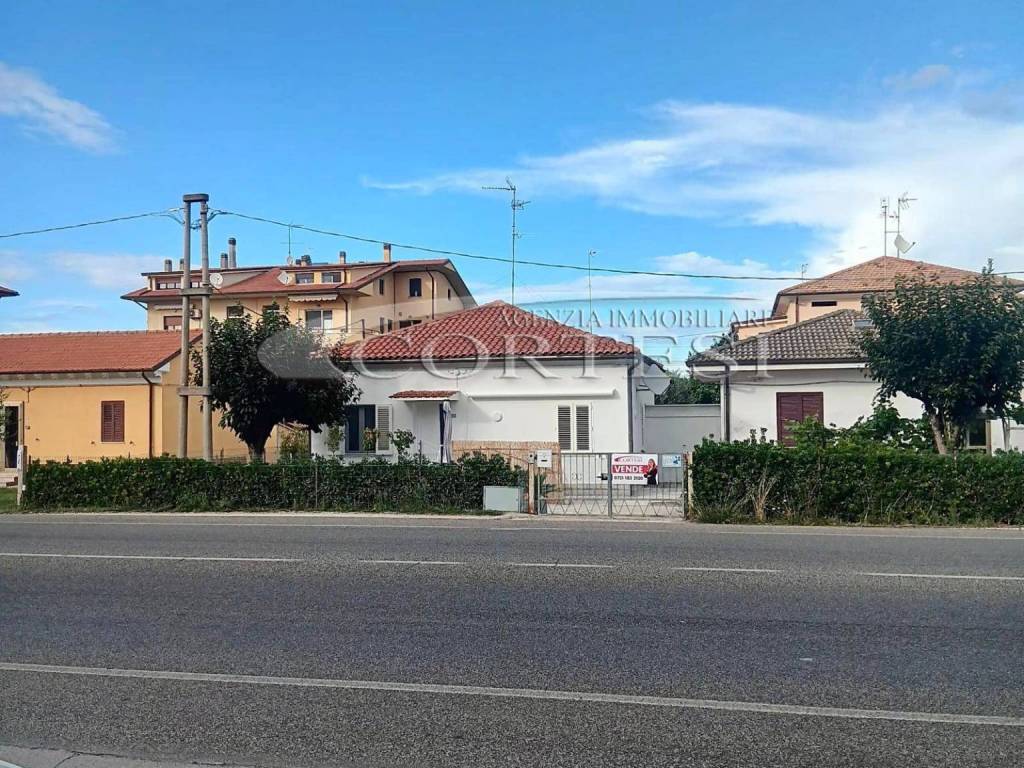 Villa a Mondolfo in Via Litoranea, 205 - Foto 2