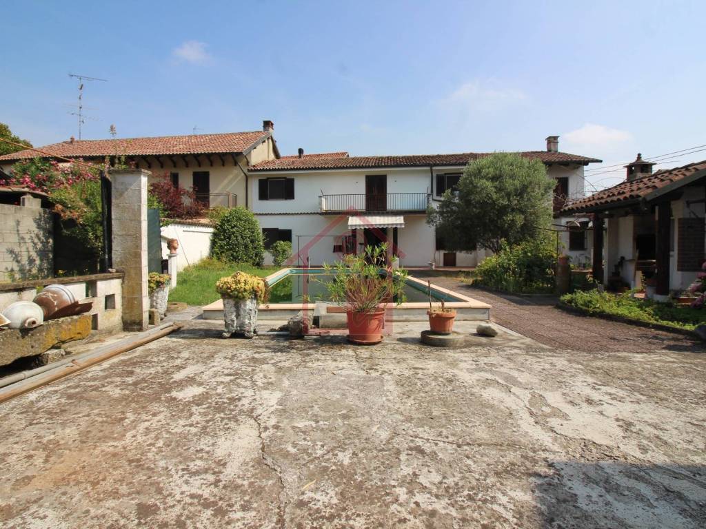 Villa a Pertengo in Vicolo Monte Bianco, 4 - Foto 2