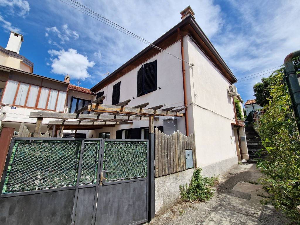 Villa a Trieste in Strada Vecchia dell'Istria, 36 - Foto 3