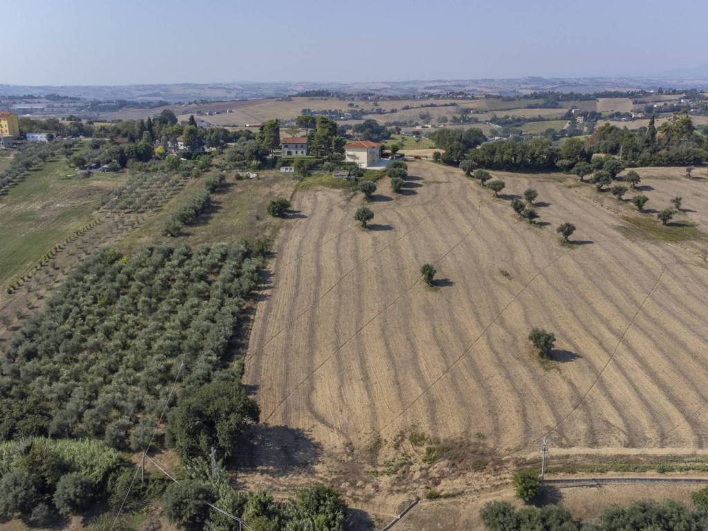 Terreno a Osimo in Via Abbadia, 17 - Foto 2