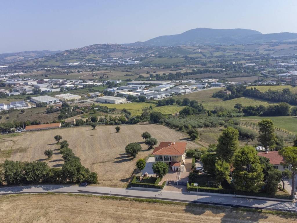 Terreno a Osimo in Via Abbadia, 17 - Foto 3