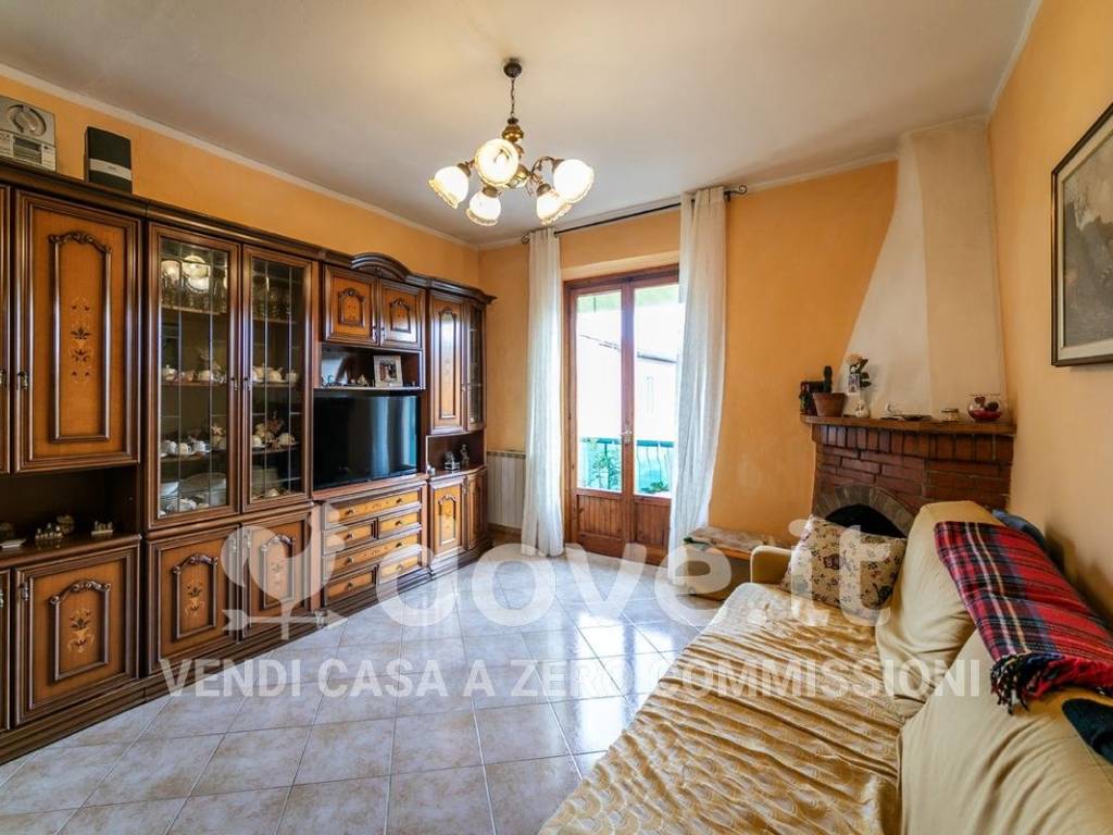Appartamento a Gambassi terme in Via F. Turati, 22 - Foto 2