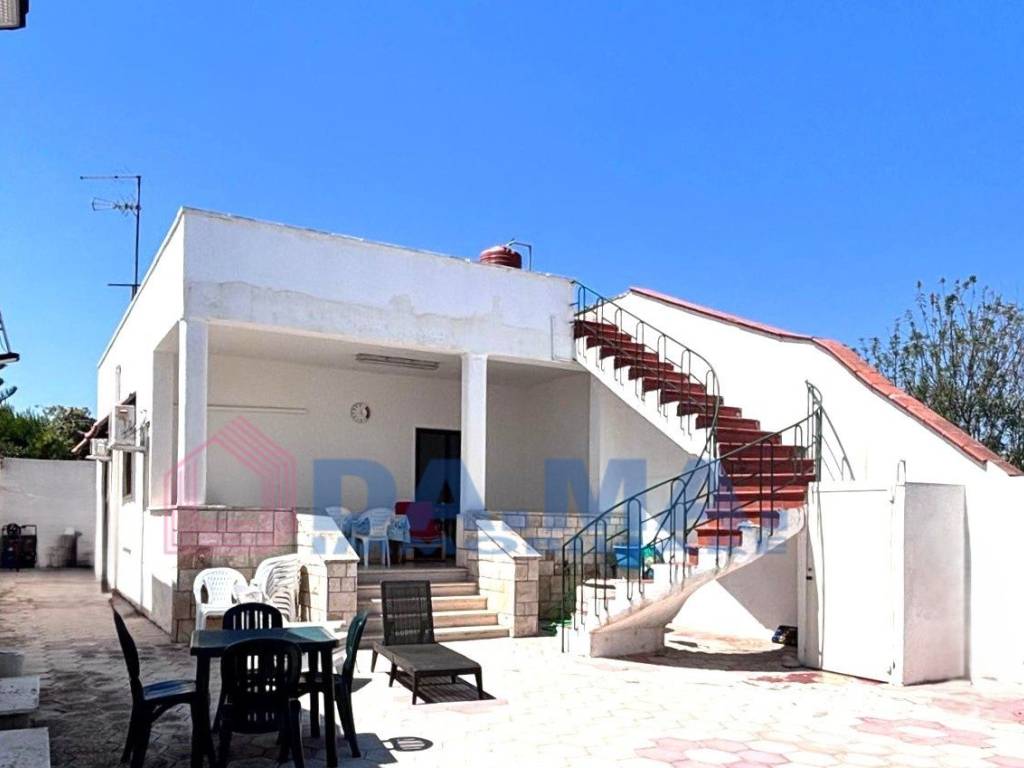 Villa a Lecce in Via Alba Adriatica, 82 - Foto 3