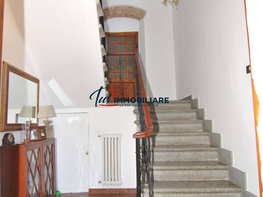 Palazzo / stabile a Rosignano marittimo in Via Vecchia Livornese, 4 - Foto 2