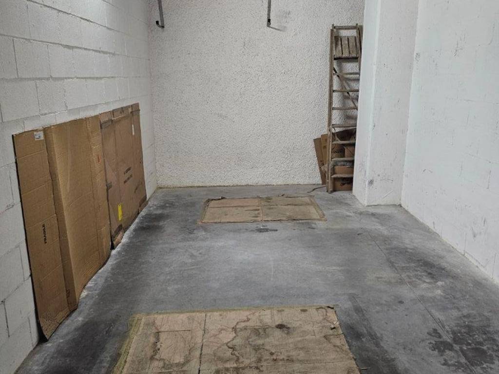 Box / garage a Salerno in Via Tommaso Simeonzio, 13 - Foto 3