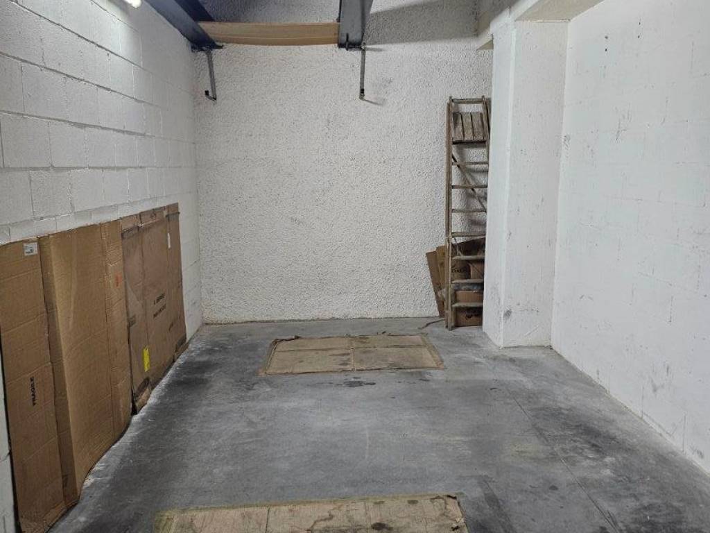 Box / garage a Salerno in Via Tommaso Simeonzio, 13 - Foto 4