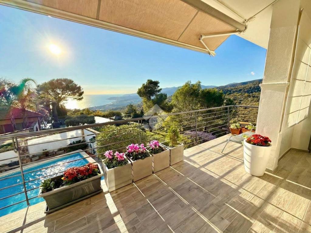 Villa a Cipressa in Strada S. Antonio, 81 - Foto 2