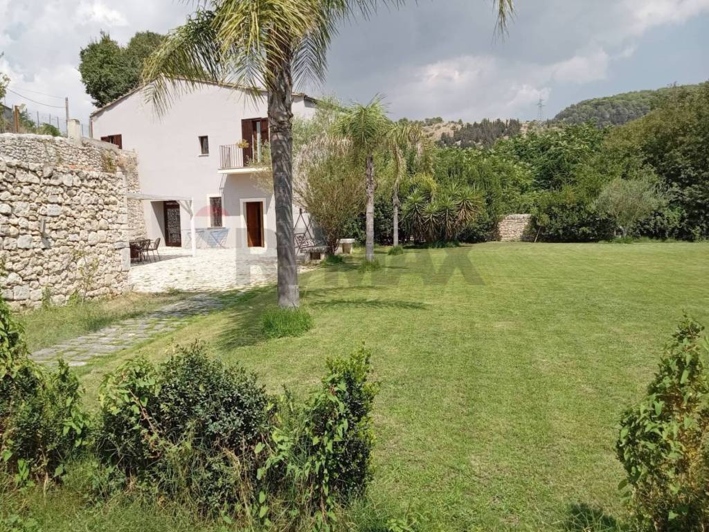 Villa a Ragusa in strada statale 194 - Foto 4