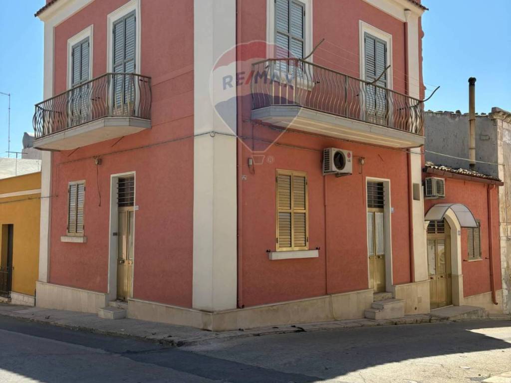 Casa indipendente a Pachino in Via Diego Arangio, 35 - Foto 2