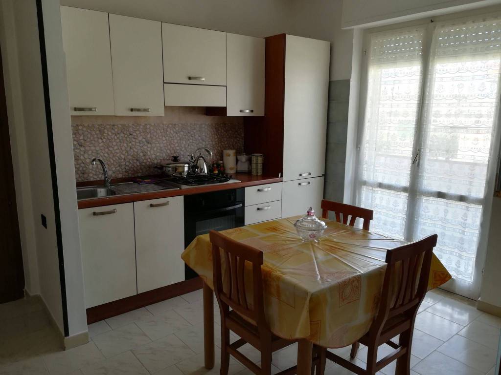 Appartamento a Catanzaro in Via Martiri di Cefalonia - Foto 2
