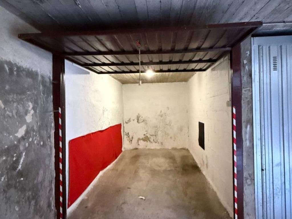 Box / garage a Arona in Via Pietro Paleocapa, 21 - Foto 2