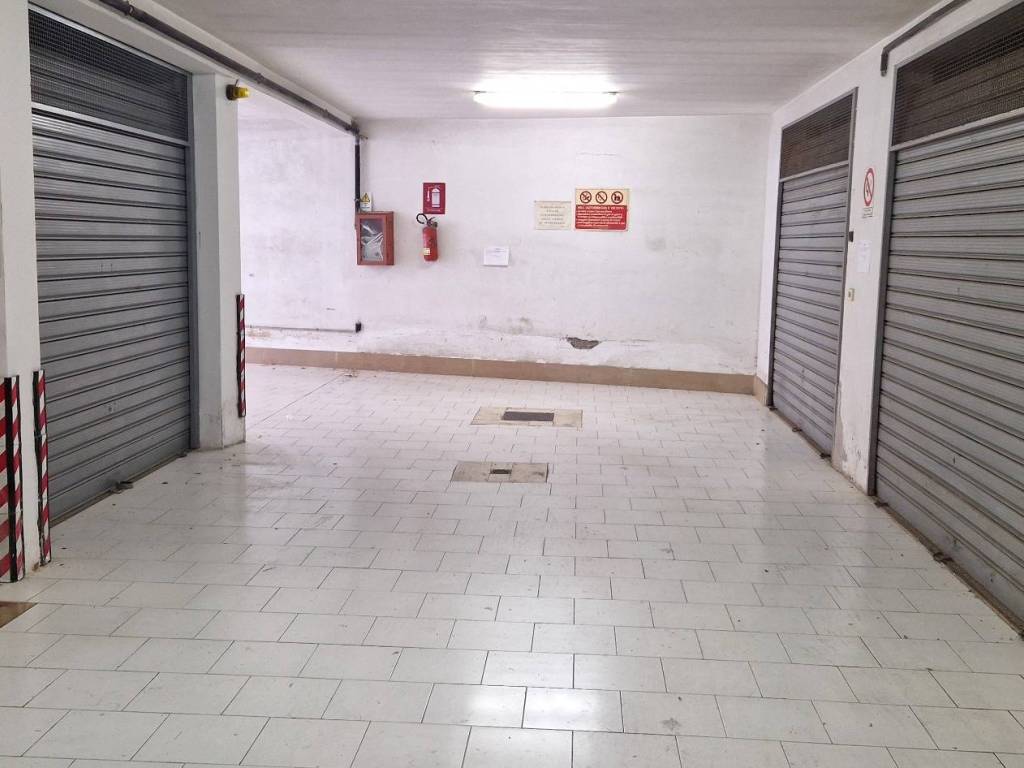Box / garage a Trani in Via Vittorio Malcangi - Foto 4