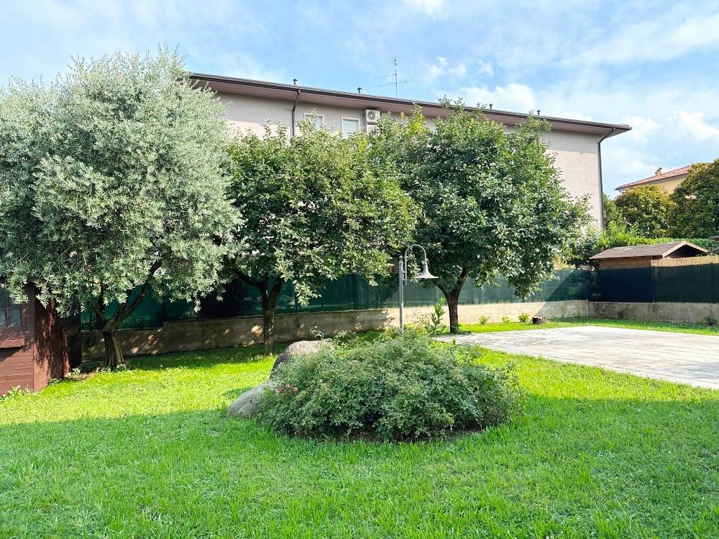 Villa a Verona in Via Brigata Piemonte, 28 - Foto 4
