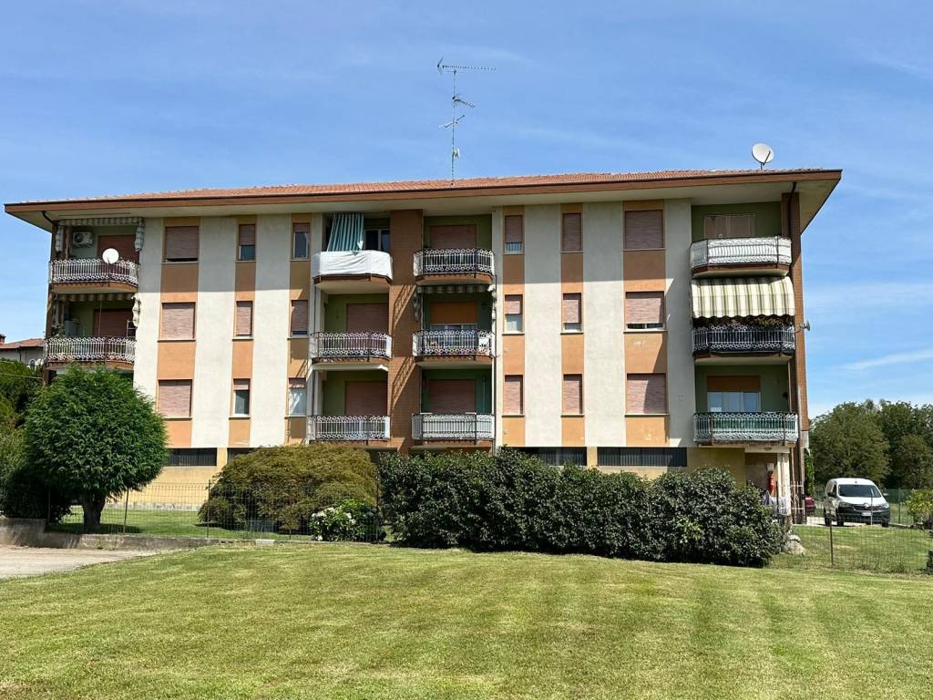 Appartamento a Gattico-veruno in Via Giuseppe Mazzini, 70 - Foto 2