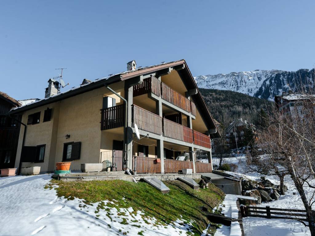 Appartamento a Courmayeur in Strada della Margherita - Foto 2