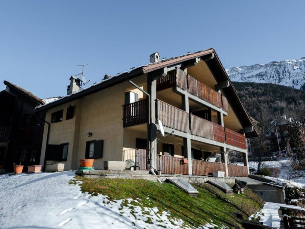 Appartamento a Courmayeur in Strada della Margherita - Foto 3
