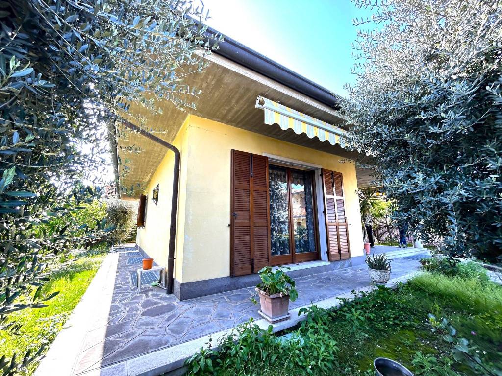 Villa a Peschiera del garda in Via Vittorio Alfieri - Foto 2