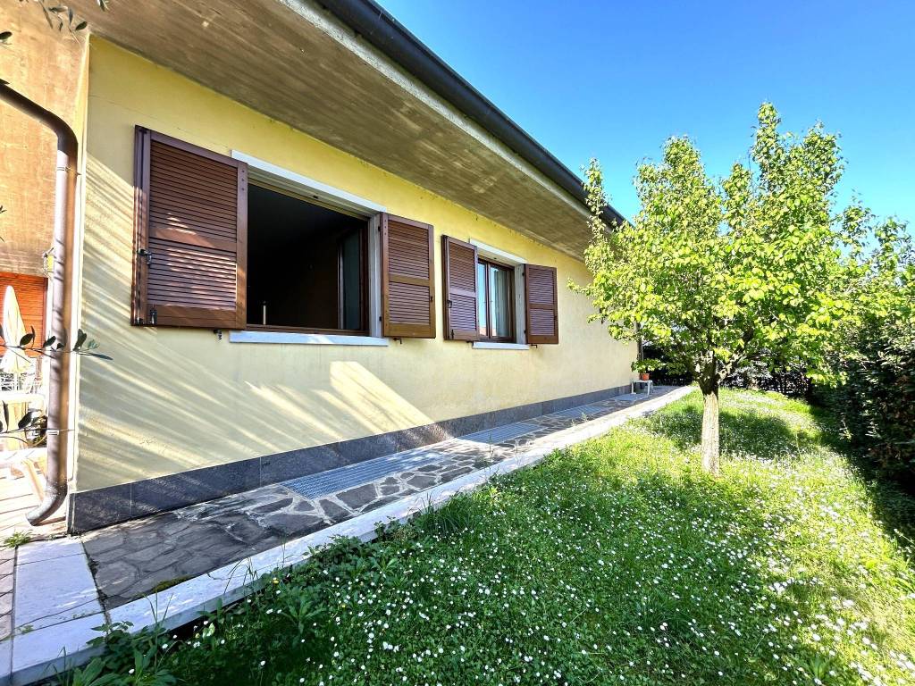 Villa a Peschiera del garda in Via Vittorio Alfieri - Foto 4